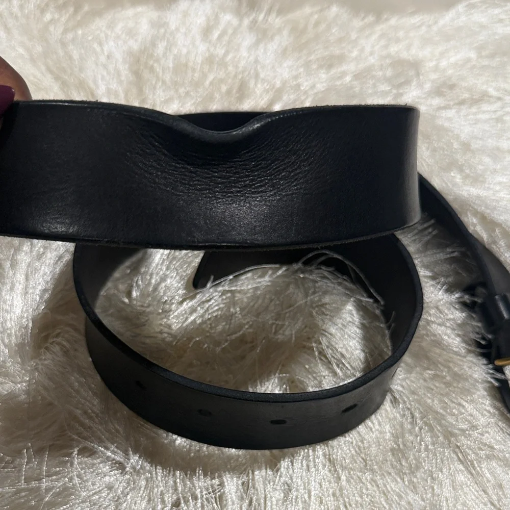 Black Leather Belt with Gold Buckle - Picture 4 of 8